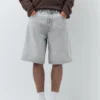 Pantaloncini in denim dal taglio ampio Pantaloncini in denim dal taglio ampio