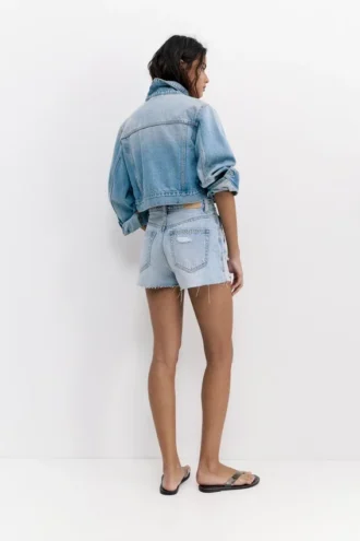 Pantaloncini in denim strappato