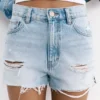 Pantaloncini in denim strappato Pantaloncini in denim strappato