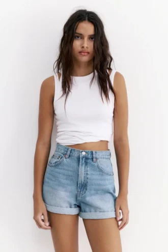 Pantaloncini mom in denim con risvolto