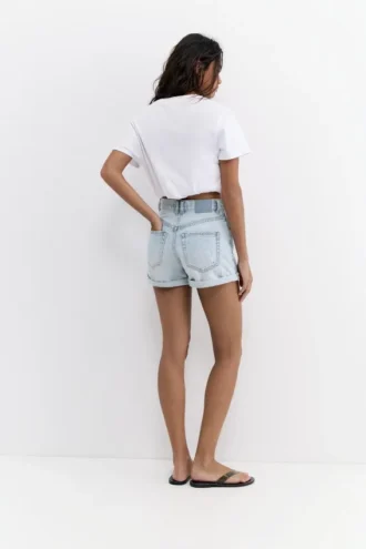 Pantaloncini mom in denim con risvolto