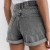 Pantaloncini mom in denim con risvolto Pantaloncini mom in denim con risvolto
