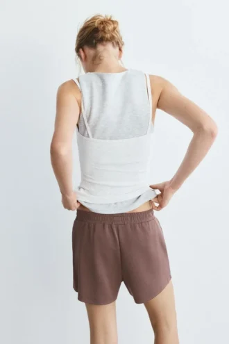 Pantaloncini sportivi morbidi al tatto