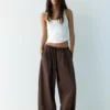 Pantaloni a cavallo basso con elastico in vita Pantaloni a cavallo basso con elastico in vita