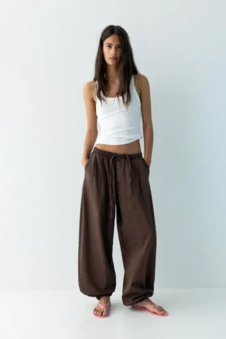 Pantaloni a cavallo basso con elastico in vita