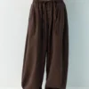 Pantaloni a cavallo basso con elastico in vita Pantaloni a cavallo basso con elastico in vita