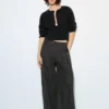 Pantaloni a gamba larga con doppia pince Pantaloni a gamba larga con doppia pince