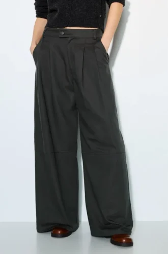 Pantaloni a gamba larga con doppia pince