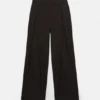 Pantaloni a gamba larga con doppia pince Pantaloni a gamba larga con doppia pince