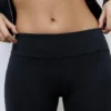 Pantaloni a zampa Pantaloni a zampa