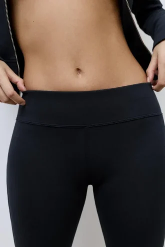 Pantaloni a zampa