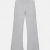 Pantaloni a zampa Pantaloni a zampa
