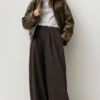 Pantaloni a zampa con pinces Pantaloni a zampa con pinces