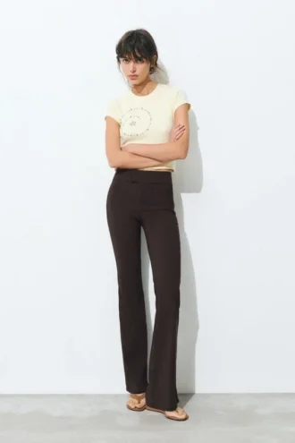 Pantaloni bootcut a vita media