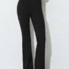 Pantaloni bootcut a vita media Pantaloni bootcut a vita media