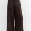 Pantaloni eleganti con pinces Pantaloni eleganti con pinces