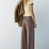 Pantaloni eleganti con pinces Pantaloni eleganti con pinces