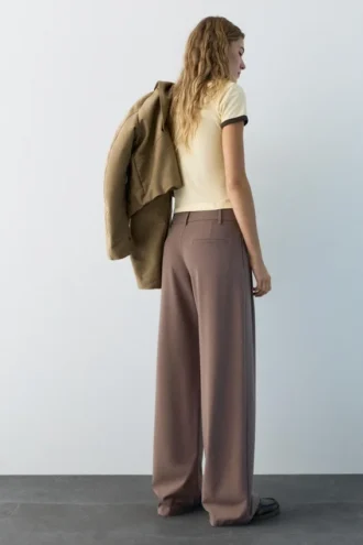 Pantaloni eleganti con pinces
