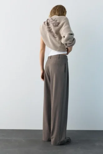 Pantaloni eleganti con pinces