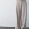 Pantaloni eleganti con pinces Pantaloni eleganti con pinces