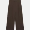 Pantaloni eleganti con pinces Pantaloni eleganti con pinces