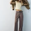 Pantaloni eleganti con pinces Pantaloni eleganti con pinces