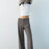 Pantaloni eleganti con pinces Pantaloni eleganti con pinces