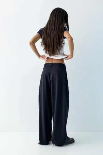 Pantaloni eleganti con vita incrociata