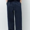 Pantaloni jogger in denim a righe Pantaloni jogger in denim a righe