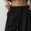 Pantaloni sartoriali con pinces Pantaloni sartoriali con pinces