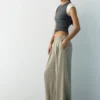 Pantaloni sartoriali con pinces Pantaloni sartoriali con pinces