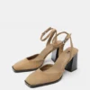 Scarpe con tacco largo