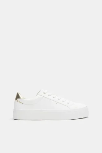 Scarpe da ginnastica con suola spessa e dettagli