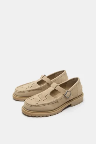 Scarpe in pelle con dettaglio fibbia