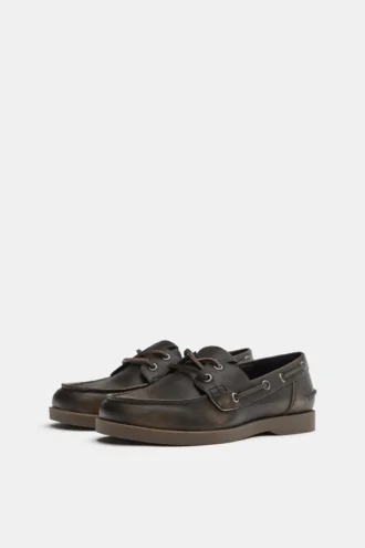 Scarpe stringate consumate