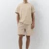 Set composto da pantaloncini jogger Bermuda e T-shirt Set composto da pantaloncini jogger Bermuda e T-shirt