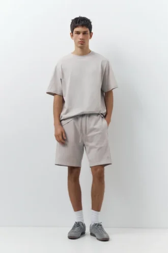 Set composto da pantaloncini jogger Bermuda e T-shirt