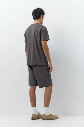 Set composto da pantaloncini jogger Bermuda e T-shirt