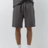 Set composto da pantaloncini jogger Bermuda e T-shirt Set composto da pantaloncini jogger Bermuda e T-shirt