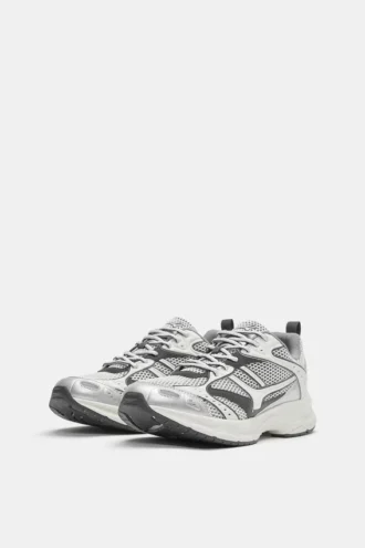 Sneakers a più pezzi
