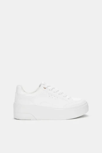 sneakers con zeppa 1 330x495 - Sneakers con zeppa