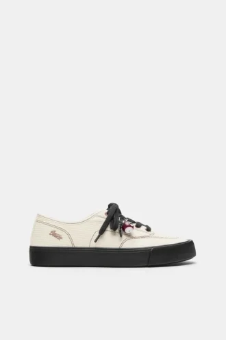 Sneakers decorate STWD
