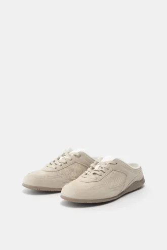 Sneakers in pelle con cinturino posteriore