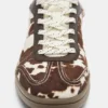 Sneakers in pelle con stampa bovina Sneakers in pelle con stampa bovina