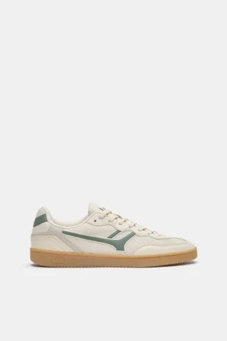 sneakers in tessuto retr 1 330x495 - Sneakers in tessuto retr&ograve;