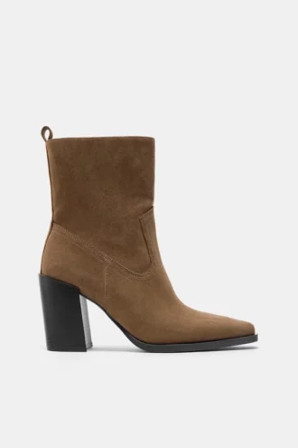 Stivali con tacco in stile cowboy
