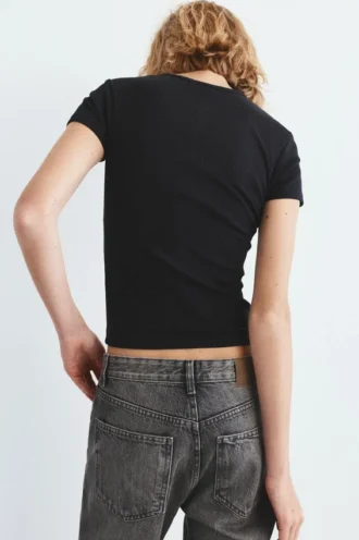 T-shirt a maniche corte a costine