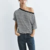 T-shirt a maniche corte asimmetrica T-shirt a maniche corte asimmetrica