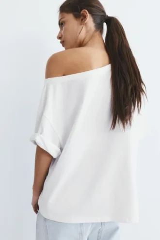 T-shirt a maniche corte asimmetrica