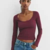 T-shirt a maniche lunghe con collo rotondo a costine T-shirt a maniche lunghe con collo rotondo a costine